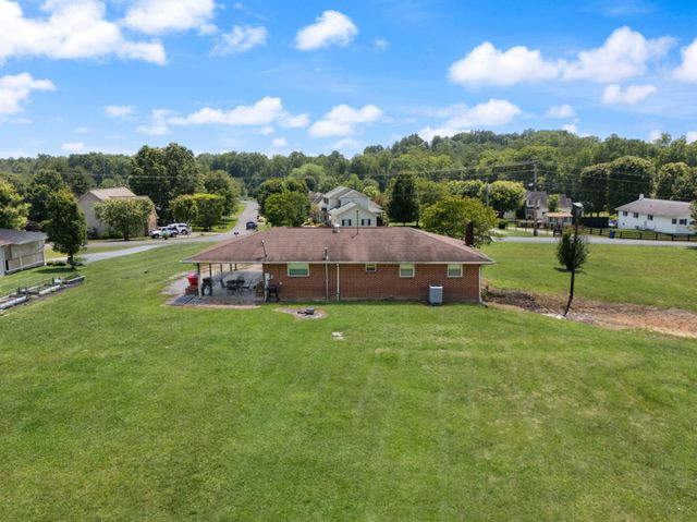 386 Boggs Road, London, KY 40744