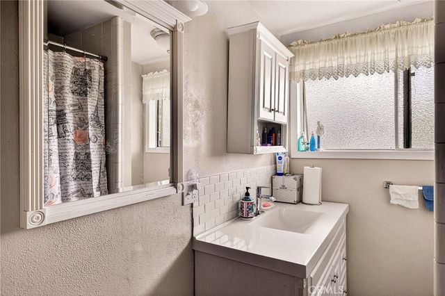 1121 Marin, Corning, CA 96021
