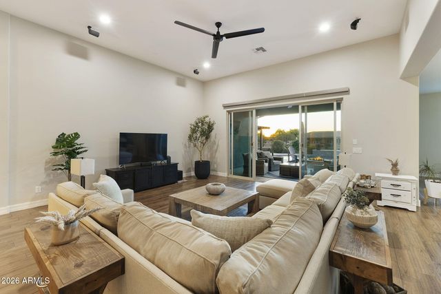 7606 S PENROSE Drive, Gilbert, AZ 85298