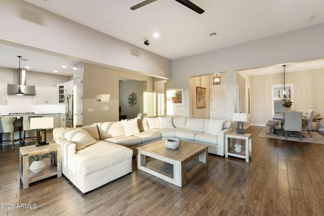 7606 S PENROSE Drive, Gilbert, AZ 85298