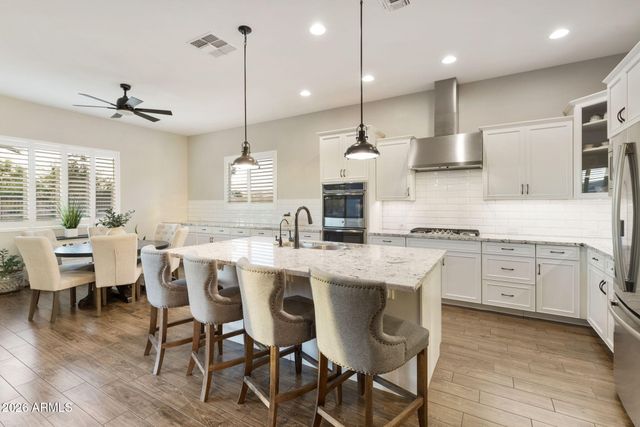 7606 S PENROSE Drive, Gilbert, AZ 85298