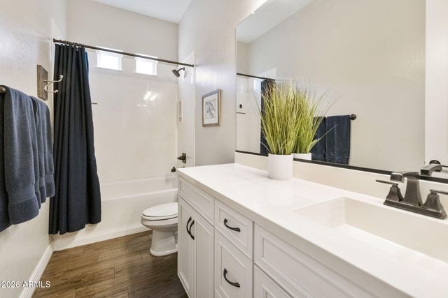 7606 S PENROSE Drive, Gilbert, AZ 85298