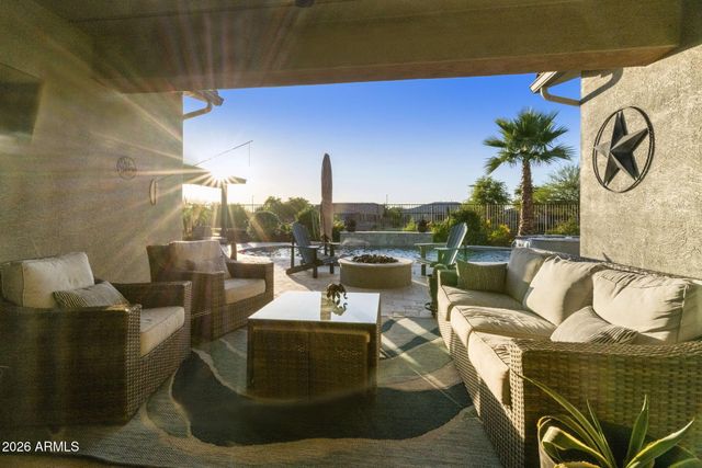 7606 S PENROSE Drive, Gilbert, AZ 85298