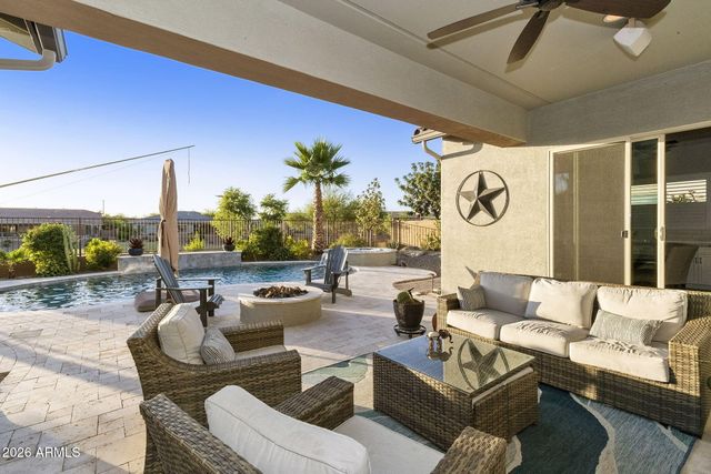 7606 S PENROSE Drive, Gilbert, AZ 85298