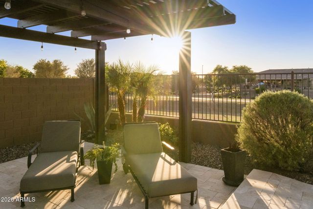 7606 S PENROSE Drive, Gilbert, AZ 85298