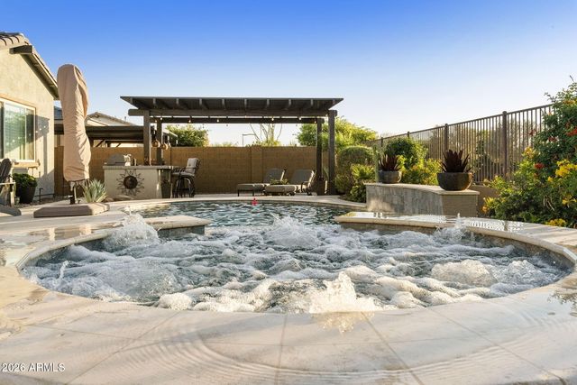 7606 S PENROSE Drive, Gilbert, AZ 85298