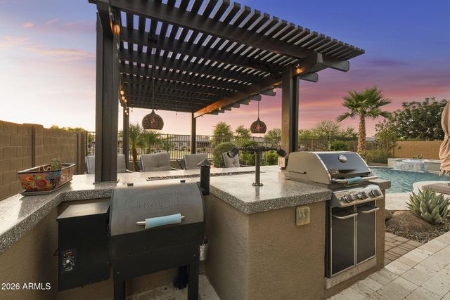 7606 S PENROSE Drive, Gilbert, AZ 85298