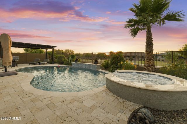 7606 S PENROSE Drive, Gilbert, AZ 85298