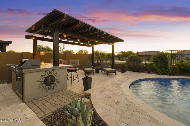 7606 S PENROSE Drive, Gilbert, AZ 85298