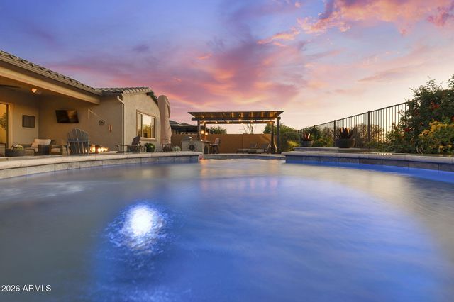 7606 S PENROSE Drive, Gilbert, AZ 85298