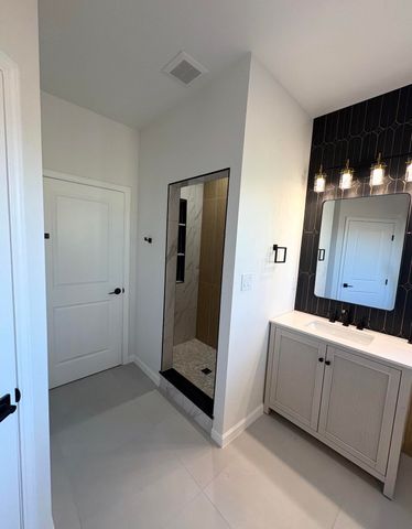 702 Rincon De Romos Drive SE, Rio Rancho, NM 87124