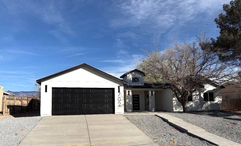 Image 1 of property listing at 702 Rincon De Romos Drive SE, Rio Rancho, NM 87124
