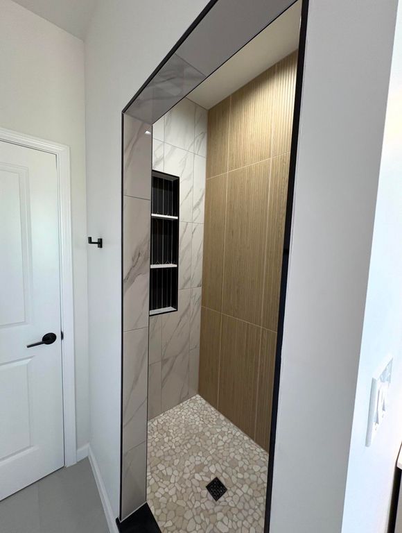 Image 10 of property listing at 702 Rincon De Romos Drive SE, Rio Rancho, NM 87124