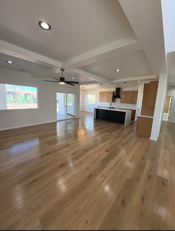 Image 2 of property listing at 702 Rincon De Romos Drive SE, Rio Rancho, NM 87124