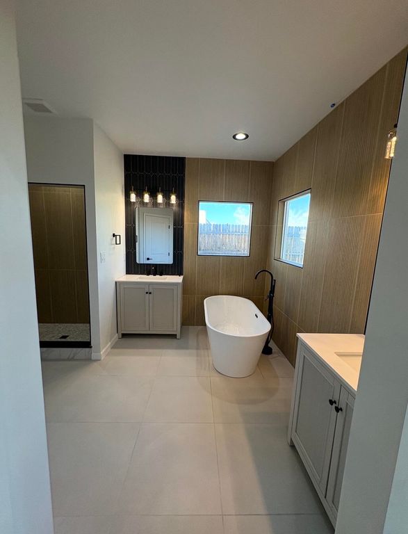 Image 8 of property listing at 702 Rincon De Romos Drive SE, Rio Rancho, NM 87124