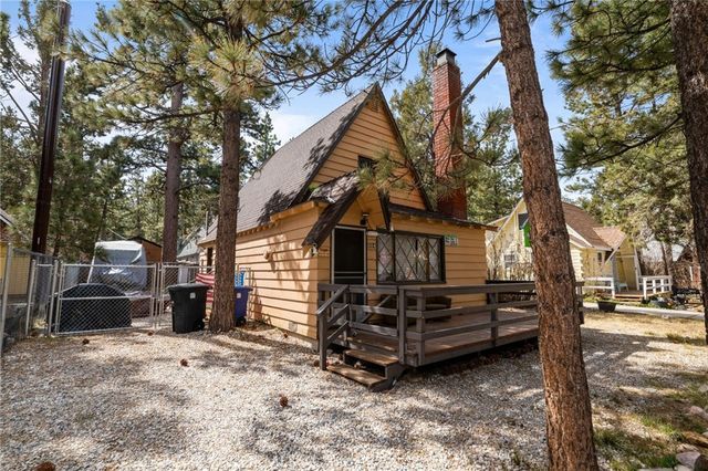 324 Angeles Boulevard, Big Bear City, CA 92314