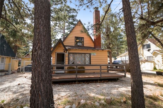 324 Angeles Boulevard, Big Bear City, CA 92314