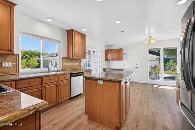 2478 Sapra Street, Thousand Oaks, CA 91362