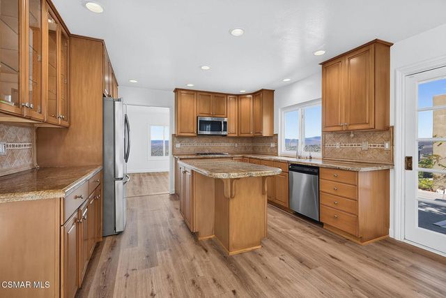 2478 Sapra Street, Thousand Oaks, CA 91362