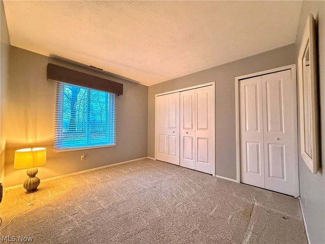 330 Deepwood Drive, Wadsworth, OH 44281