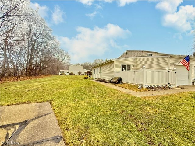 330 Deepwood Drive, Wadsworth, OH 44281
