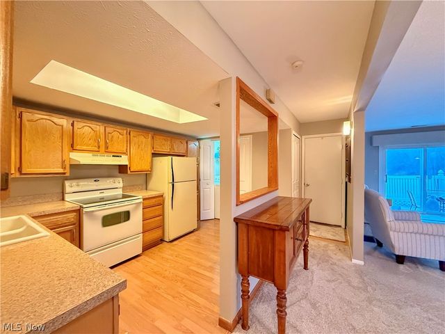 330 Deepwood Drive, Wadsworth, OH 44281