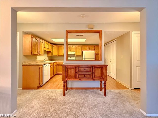 330 Deepwood Drive, Wadsworth, OH 44281