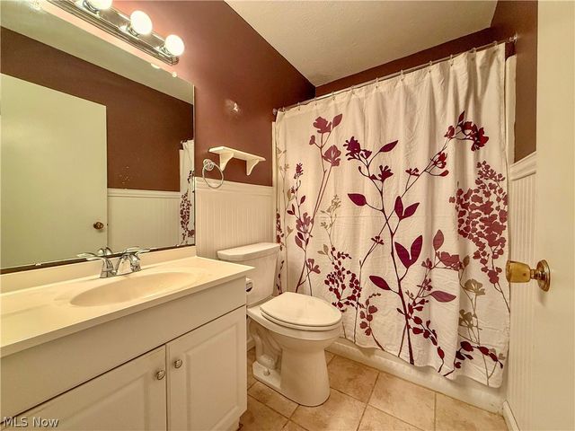 330 Deepwood Drive, Wadsworth, OH 44281