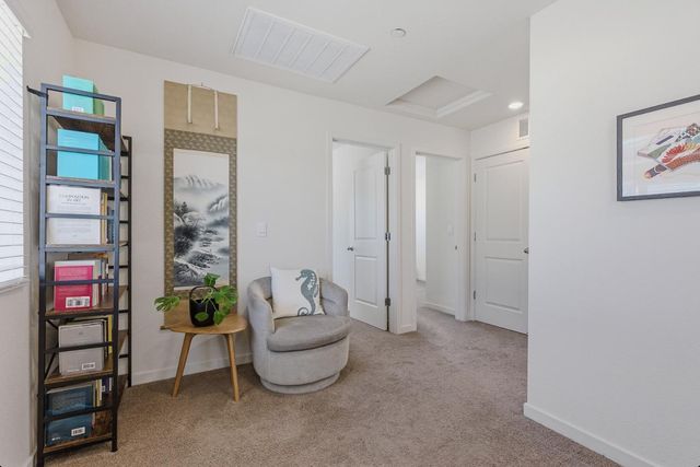 5040 Cumberland Dr, Roseville, CA 95747