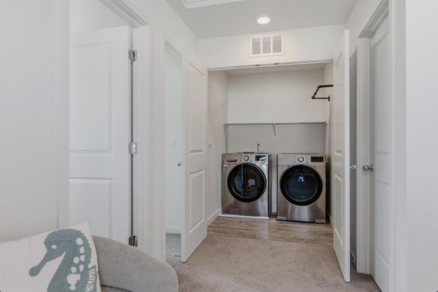 5040 Cumberland Dr, Roseville, CA 95747