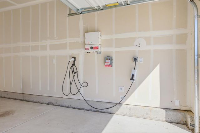 5040 Cumberland Dr, Roseville, CA 95747