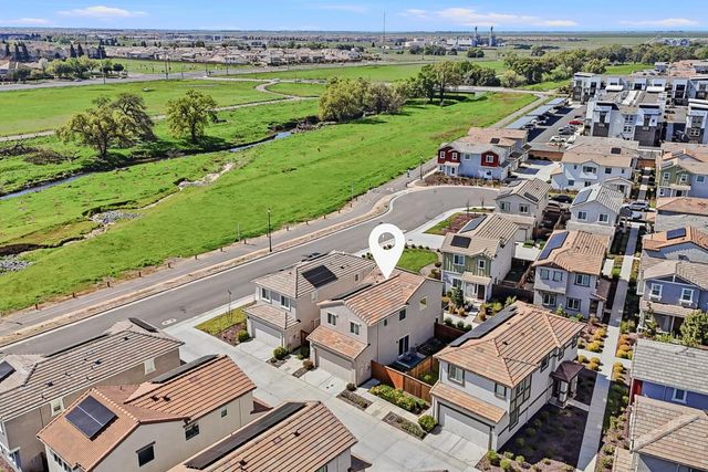 5040 Cumberland Dr, Roseville, CA 95747