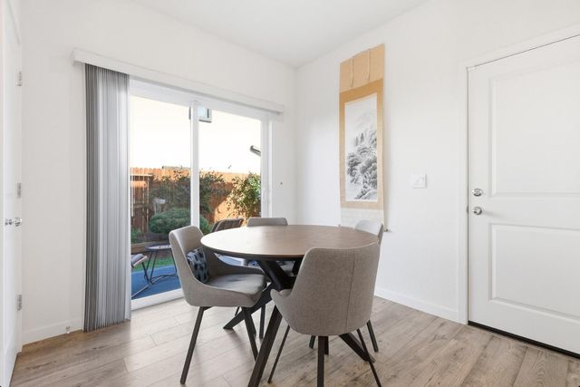 5040 Cumberland Dr, Roseville, CA 95747