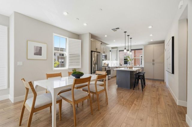 560 Saint Remi Terrace 1, Sunnyvale, CA 94085