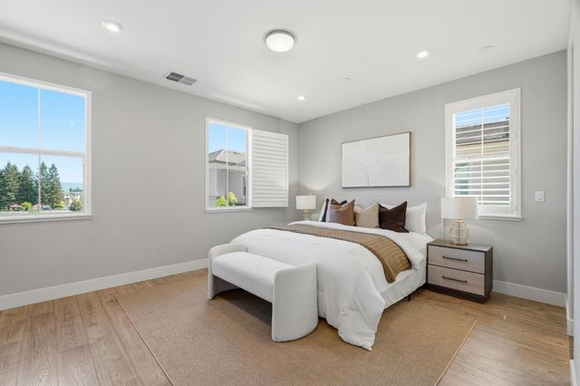 560 Saint Remi Terrace 1, Sunnyvale, CA 94085