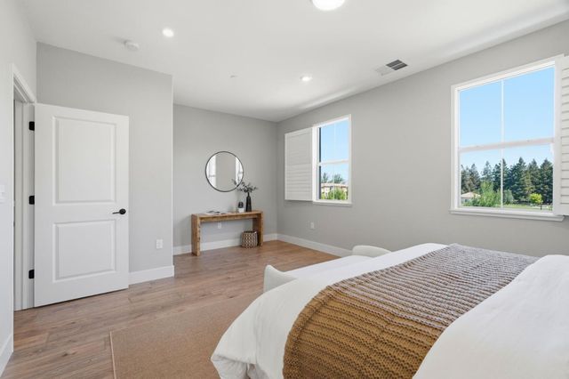 560 Saint Remi Terrace 1, Sunnyvale, CA 94085