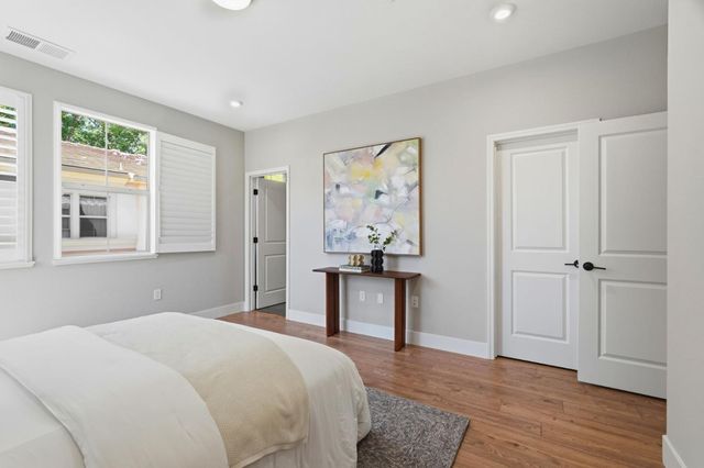560 Saint Remi Terrace 1, Sunnyvale, CA 94085