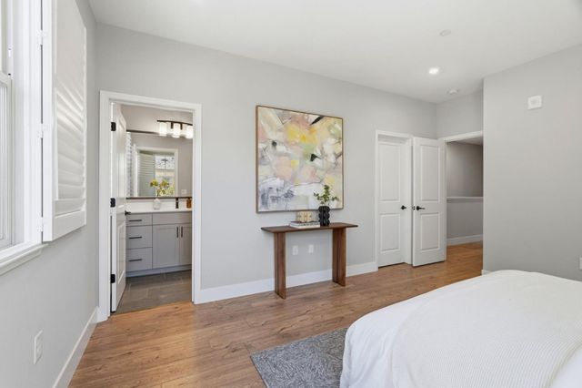 560 Saint Remi Terrace 1, Sunnyvale, CA 94085