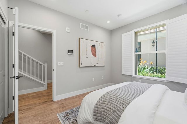 560 Saint Remi Terrace 1, Sunnyvale, CA 94085