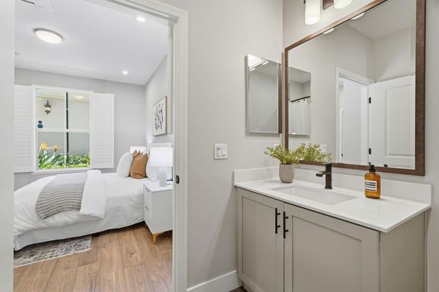 560 Saint Remi Terrace 1, Sunnyvale, CA 94085