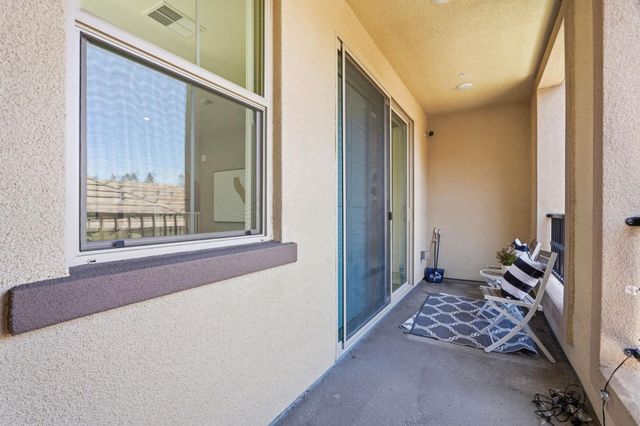 560 Saint Remi Terrace 1, Sunnyvale, CA 94085