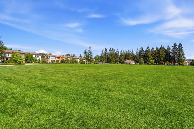 560 Saint Remi Terrace 1, Sunnyvale, CA 94085