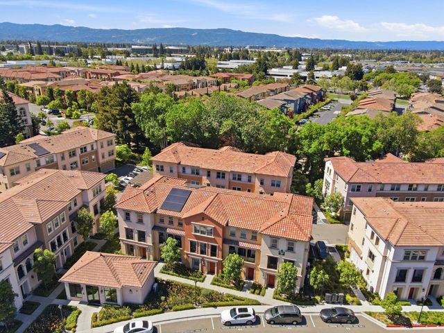 560 Saint Remi Terrace 1, Sunnyvale, CA 94085