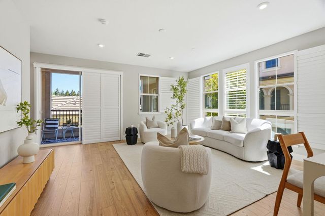 560 Saint Remi Terrace 1, Sunnyvale, CA 94085