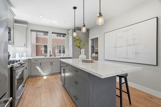560 Saint Remi Terrace 1, Sunnyvale, CA 94085