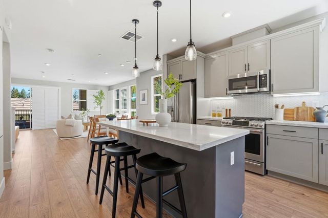 560 Saint Remi Terrace 1, Sunnyvale, CA 94085