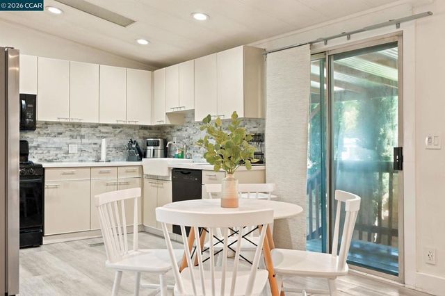 190 Medina Dr, Pacheco, CA 94553