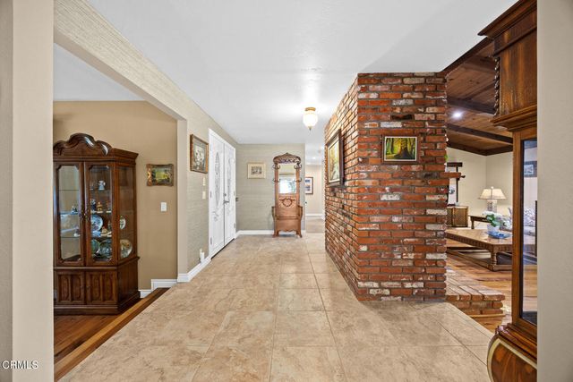 1328 E Palm Drive, Glendora, CA 91741