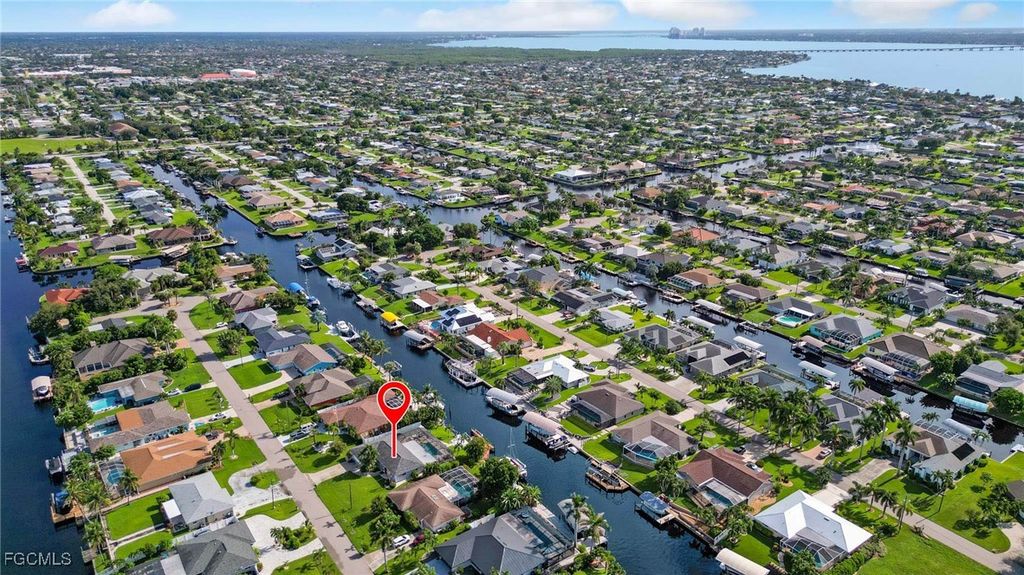 3339 SE 16th PL, Cape Coral, FL 33904