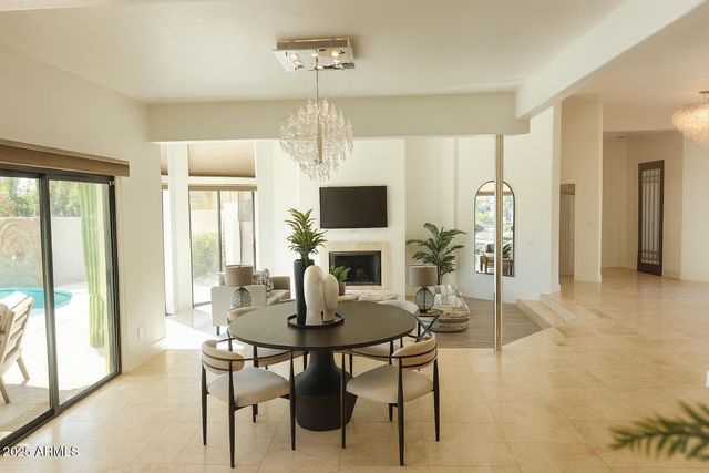 9943 E Island Circle, Scottsdale, AZ 85258